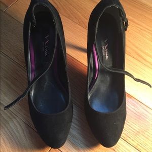 NEW SEXY black Nina stilettos with purple heels.